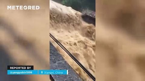 Fortes chuvas e inundações em Xiangxi, China! É a pior inundação em 60 anos